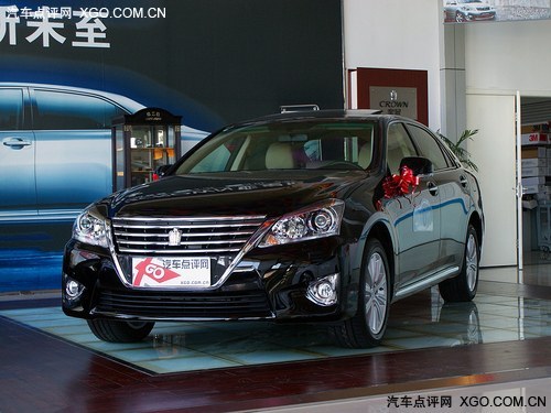 一汽丰田皇冠优惠3.8万元 少量现车在售