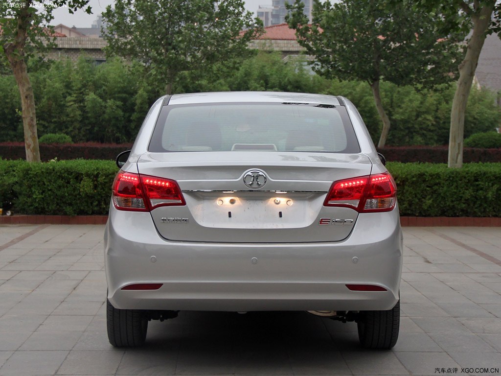 查看小图可用键盘的 ←或→ 翻页2013款 北京汽车e系列 三厢 1.