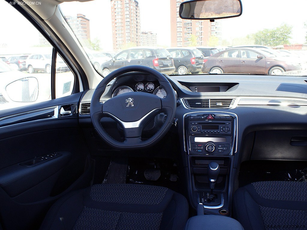 查看小图可用键盘的 ←或→ 翻页2013款 标致308 1.6l 自动风尚型