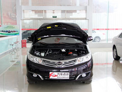 2013款比亚迪M6郑州现车直降0.4万元