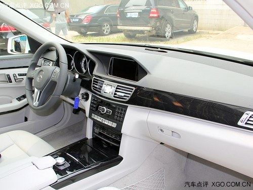 新款北京奔驰E260现车 降价8万惠满年末