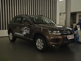 途锐 2014款  3.0TSI V6 黑色探险者_高清图35