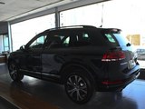 途锐 2014款  3.0TSI V6 黑色探险者_高清图2