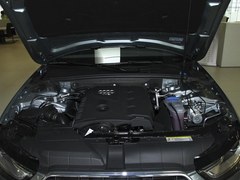 奥迪A4L 疯狂直降3万元 店内少量现车