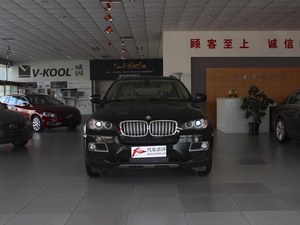 宝马X6郑州购车直降1万 店内有少量现车