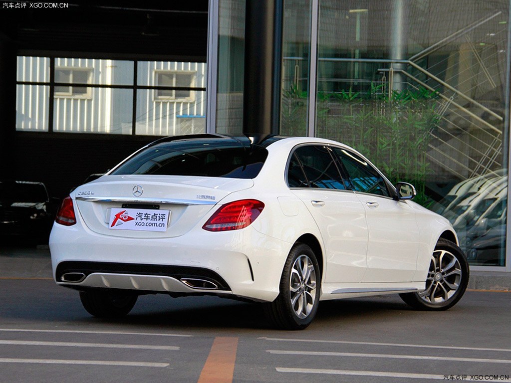 奔驰 奔驰c级 2015款c200l运动型 车身外观图片 21 488 咨询底价>