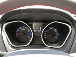 经济型SUV 吉利全球鹰GX7优惠0.3万元