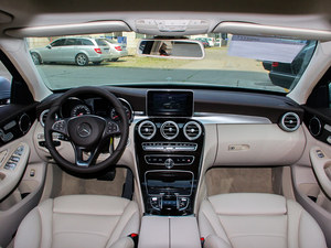 2015款奔驰C级最高降3万 部分现车在售