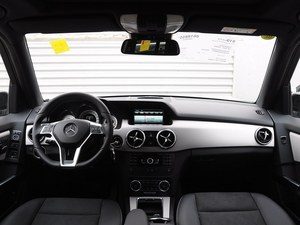 奔驰GLK最高优惠8.26万元 店内现车销售