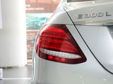 奔驰E级 2016款  E 300 L 运动豪华型_高清图16