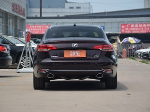 众泰Z700店内可试乘试驾 售价9.98万起