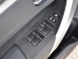 卡罗拉 2017款  改款双擎 1.8L E-CVT精英版_高清图13