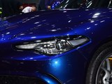 Giulia 2017款  2.9T 510HP 四叶草版_高清图17