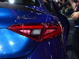 Giulia 2017款  2.9T 510HP 四叶草版_高清图31