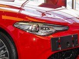 Giulia 2017款  2.0T 200HP 精英版_高清图2