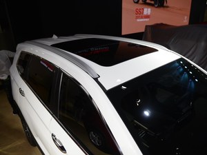 北汽幻速S7现车热销中 售价7.88万元起