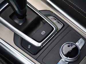2017款宋EV300 裸车报价 优惠高达4.4万