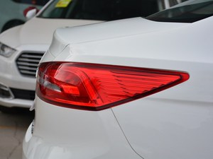 福睿斯新价格 直降2.90万元 现车充足