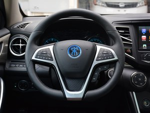2017款宋EV300 裸车报价 优惠高达4.4万