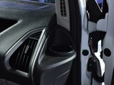 新全顺 2017款  2.0T汽油自动多功能商用车中轴中顶_高清图2