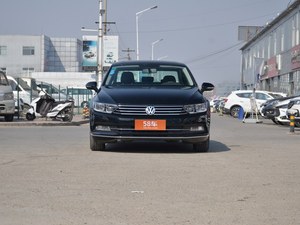 武汉大众迈腾现车价格  优惠2.8万元