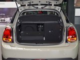 MINI 2018款  2.0T COOPER S 艺术家 五门版_高清图2