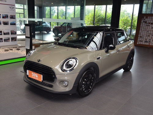 2018款 MINI 2.0T COOPER S 艺术家 五门版