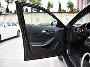 奔驰GLA级现车火热促销中 23.48万起售