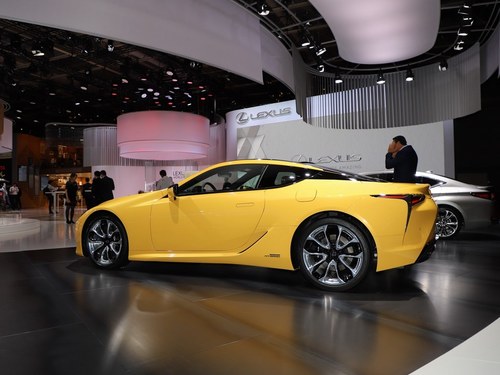 试雷克萨斯LC500h：GT跑车的双面人生