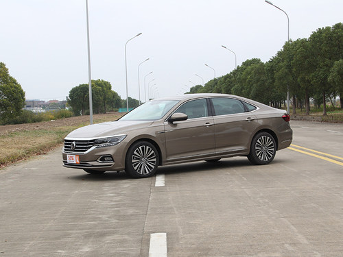 2019款 帕萨特 330TSI 尊贵版