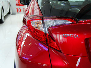 丰田C-HR售价13.68万起 欢迎到店垂询