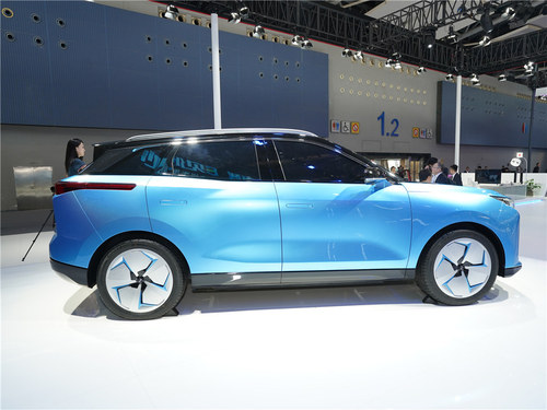 奔腾C105亮相广州车展，或在明年北京车展正式上市