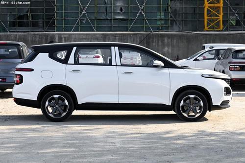 2019款 宝骏RM-5 1.5T CVT 24小时在线豪华型 5座