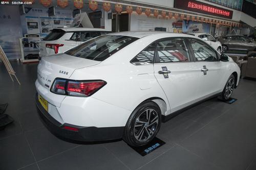 2019款 启辰D60 十万荣耀 1.6L XE 手动辰享版 国VI