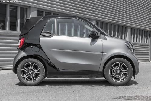 2018款 smart fortwo 0.9T 66千瓦敞篷先锋版