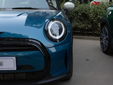 MINI 2022款  1.5T COOPER 艺术家 五门版_高清图2