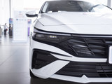 伊兰特 2023款  1.5L CVT LUX尊贵版_高清图2