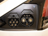Model X 2023款  三电机全轮驱动 Plaid版_高清图15