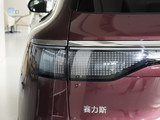 问界M8后灯