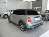 MINI 2023款  改款 1.5T COOPER 艺术家 五门版_高清图6