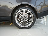 揽胜 2025款  3.0 L6 400PS 典范加长版_高清图24