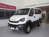 Ouba 2025款 依维柯欧霸 山海 3.0T 越野乘用车 自动短轴侧门_高清图1