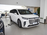梦想家 2025款 岚图 PHEV 四驱尊贵鲲鹏版_高清图3