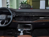 奥迪Q7 2025款  45 TFSI quattro S line黑武士型_高清图8
