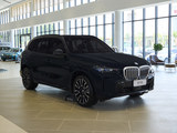 宝马X5 2023款  xDrive 40Li 尊享型M运动曜夜套装_高清图3