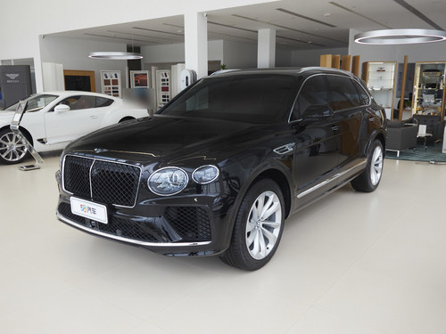 2024款 添越 4.0T V8 长轴距版