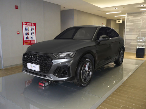 2024款 奥迪Q5L Sportback 40 TFSI 时尚型