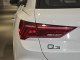 奥迪Q3后灯