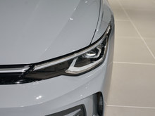 2026�� �߶��� 300TSI R-Line