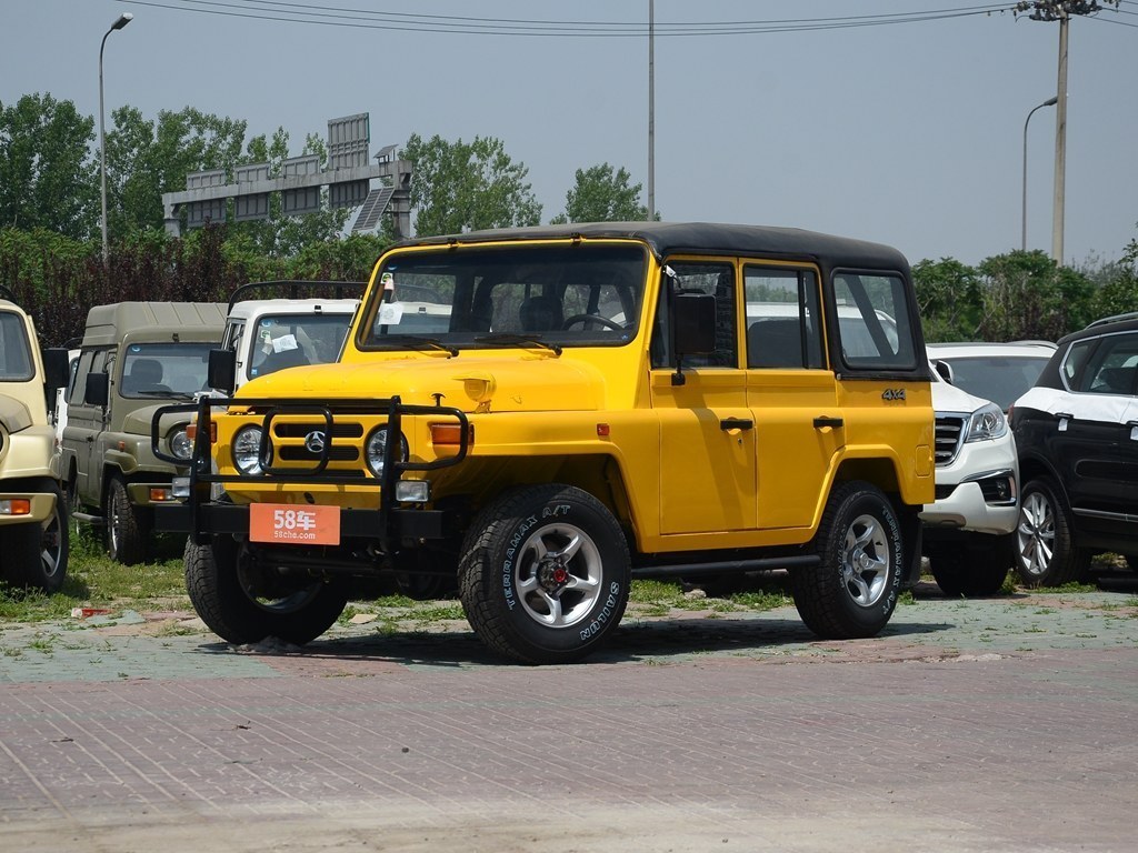 2019款 BJ 212 2.8T 三角门 柴油版